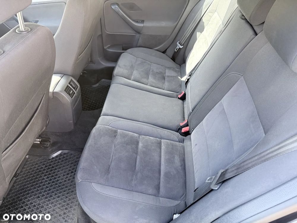 Volkswagen Golf 1.6 TDI Comfortline - 8