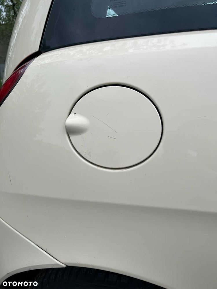 Lancia Ypsilon - 4