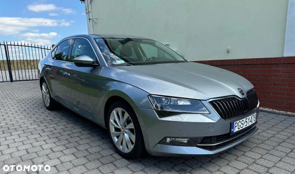 Skoda Superb 2.0 TDI Style DSG - 2