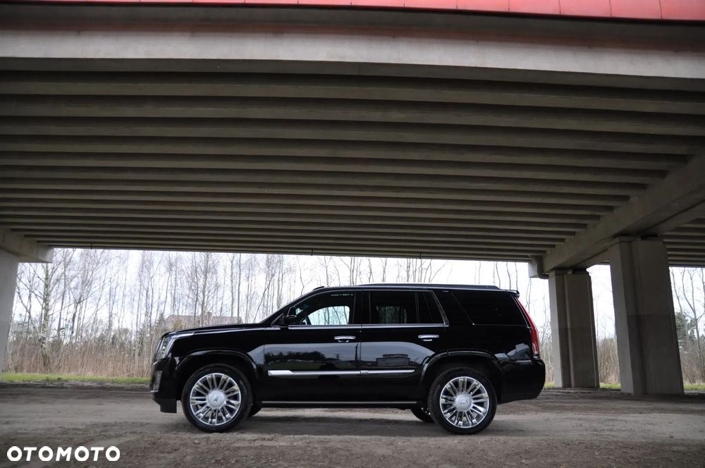 Cadillac Escalade - 7
