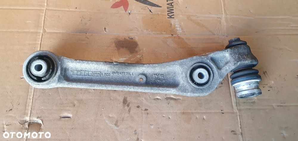 Wahacz prawy przód przedni prawy dolny Audi A4 B9 8W0407156A - 1