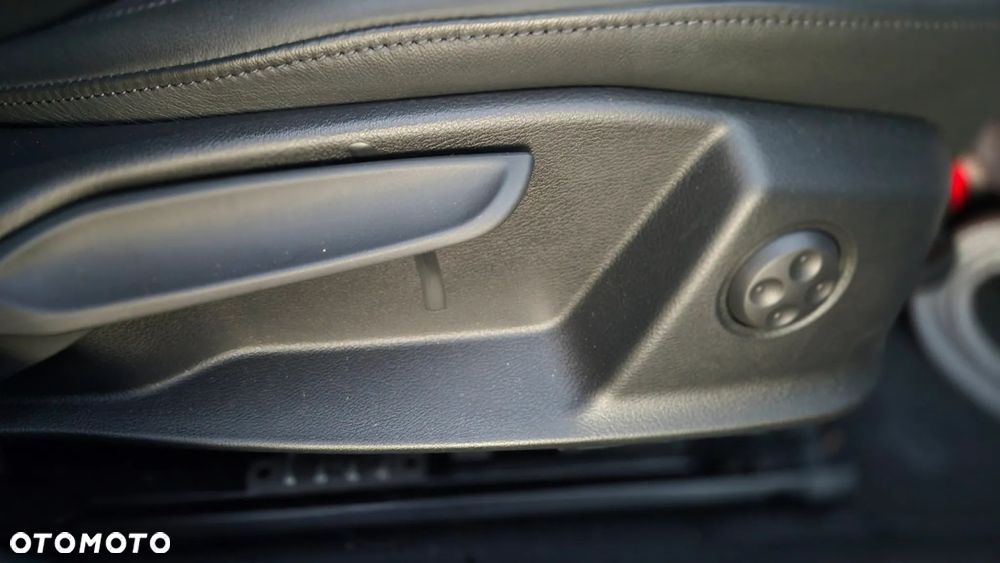 Audi A4 Limousine - 12