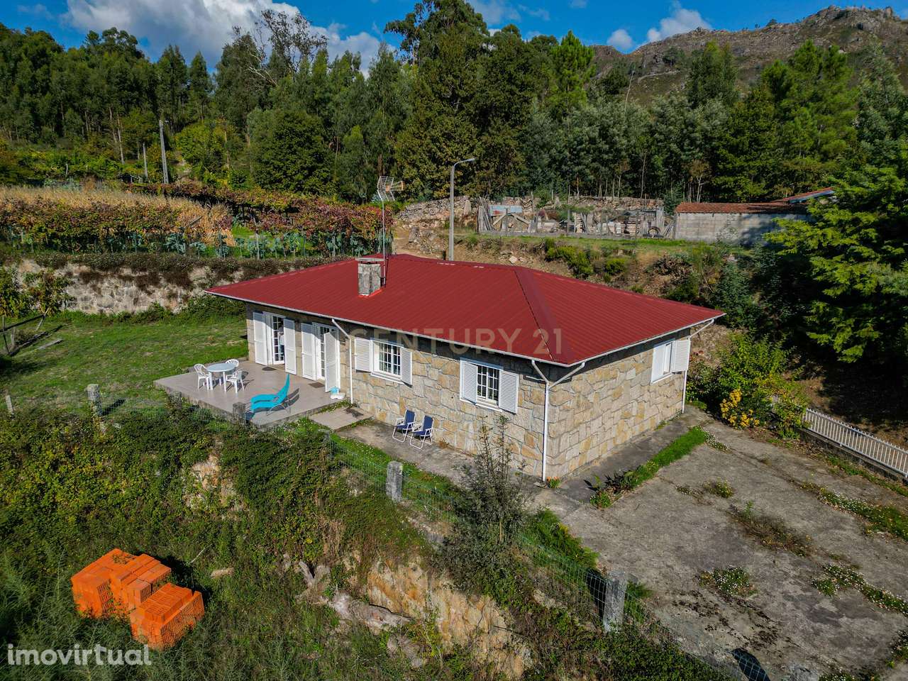 Casa Térrea na zona do Gerês / Braga – 10.000 m² de terreno Plano - Grande imagem: 4/38
