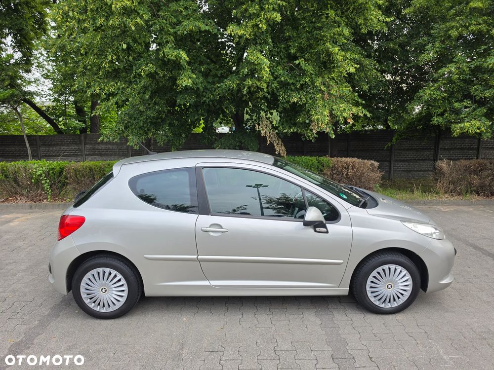Peugeot 207 - 3