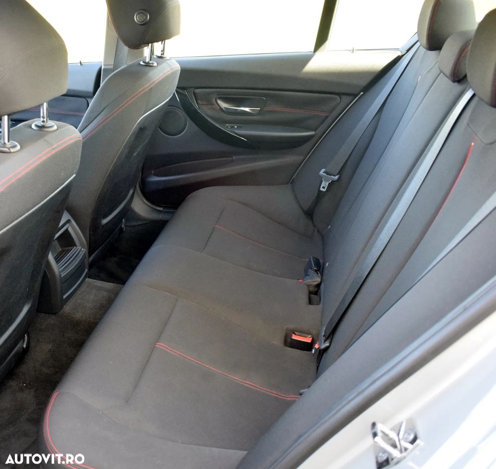 BMW Seria 3 318d DPF Aut. Edition Sport - 11