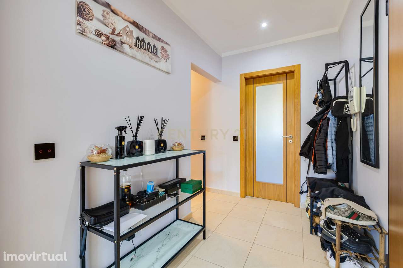 T3 com Excelentes Áreas na Zona Alta de Olhão - Grande imagem: 4/28