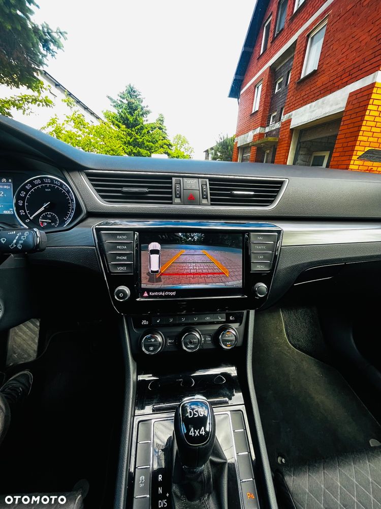 Skoda Superb 2.0 TDI 4x4 Style DSG - 4