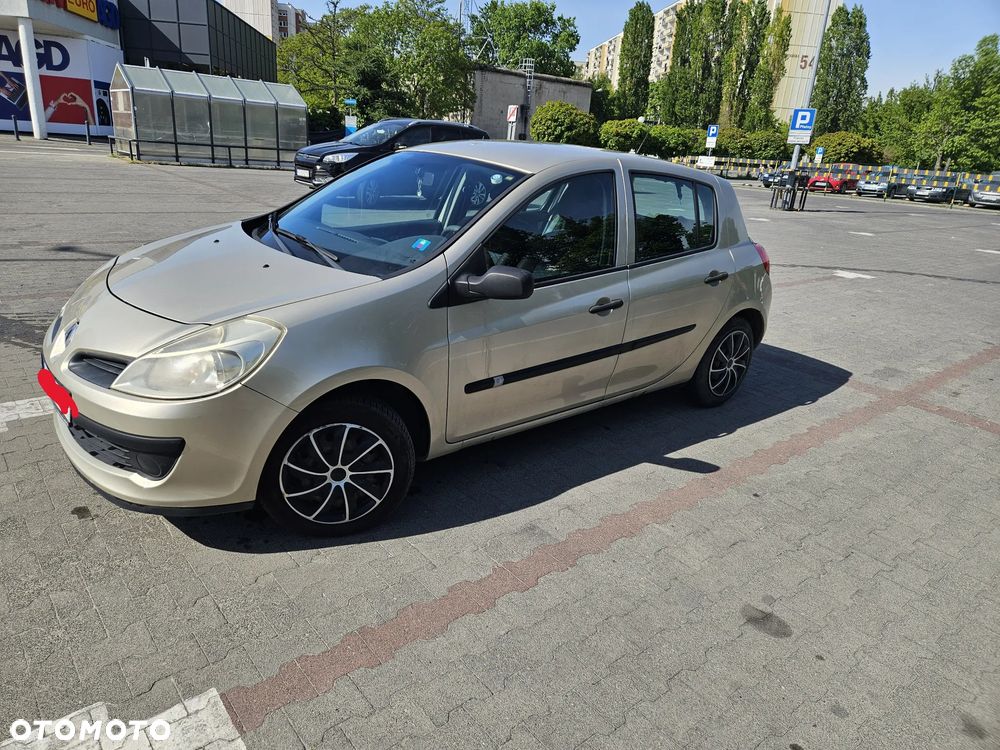 Renault Clio 1.4 16V Authentique - 10