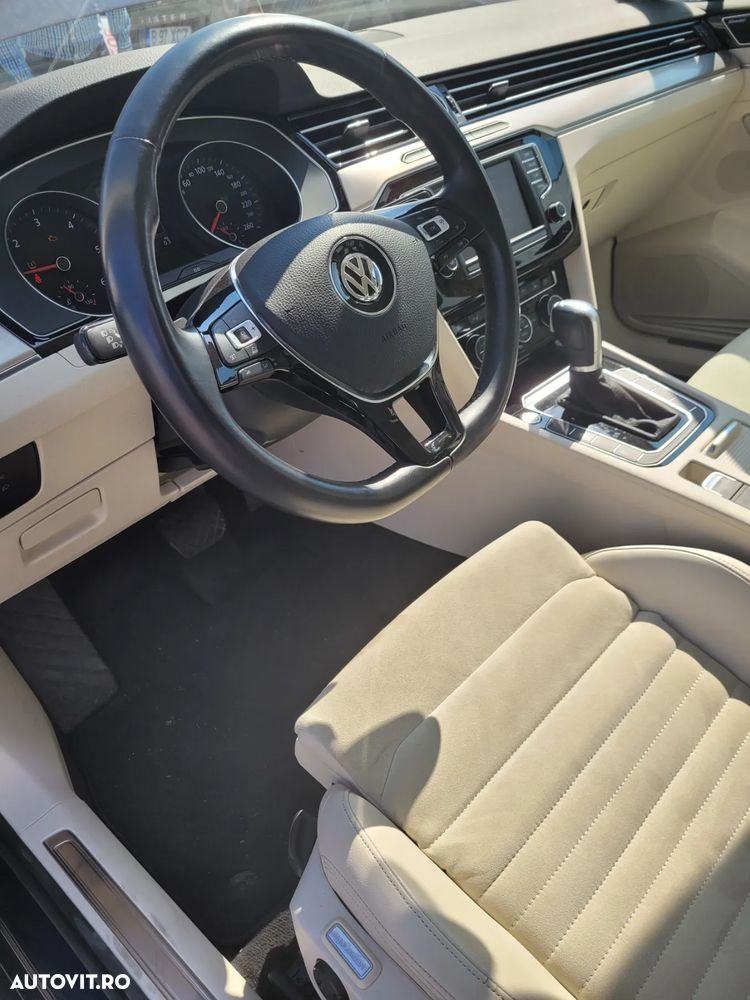 Volkswagen Passat - 11