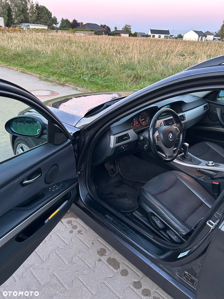 BMW Seria 3 320i Touring - 8