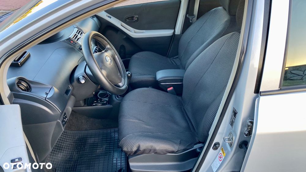 Toyota Yaris 1.4 D-4D Executive - 18
