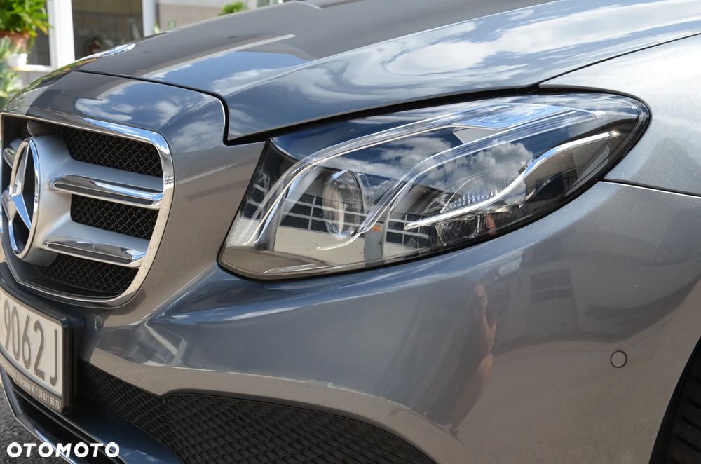 Mercedes-Benz Klasa E 220 d 9G-TRONIC - 32