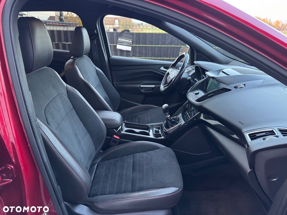 Ford Kuga 1.5 EcoBoost 2x4 ST-Line - 27