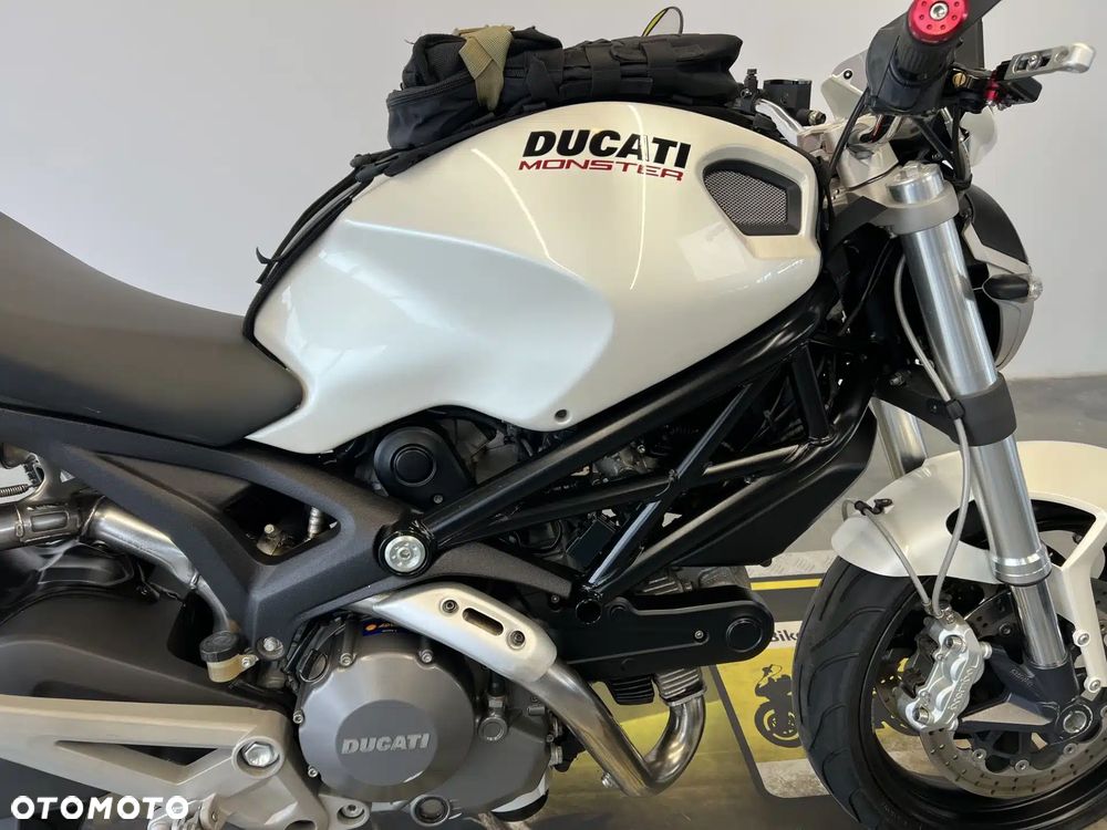 Ducati Monster - 26