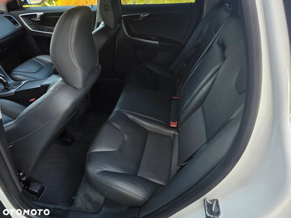 Volvo XC 60 D4 AWD Geartronic Momentum - 19