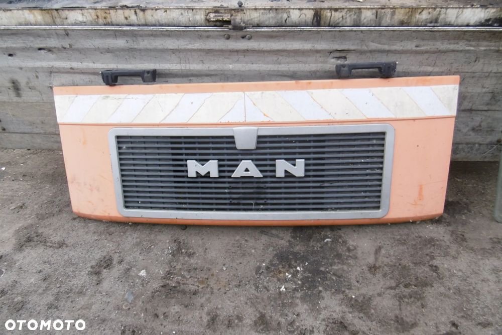 Maska Atrapa Grill Man F2000 F90 - 1
