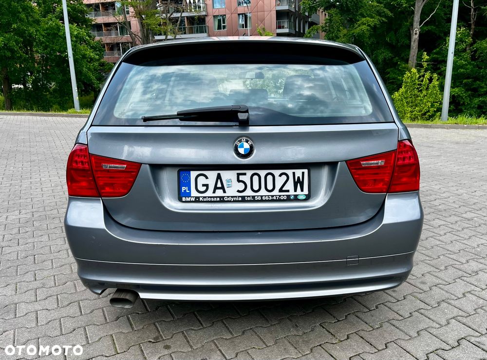 BMW Seria 3 318d DPF Touring - 7