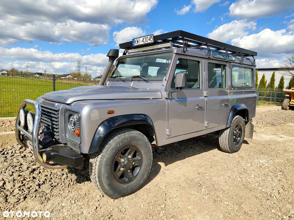 Land Rover Defender - 1