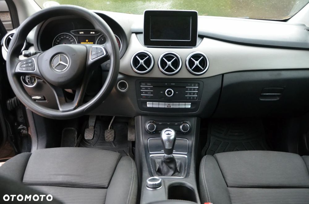 Mercedes-Benz Klasa B 180 d Edition - 8