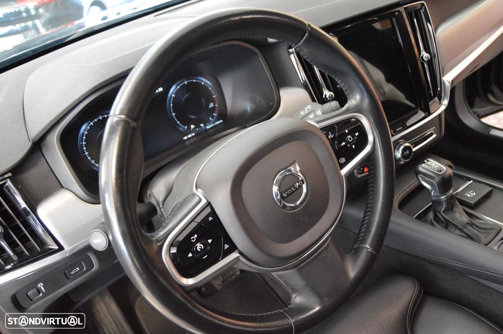 Volvo V90 2.0 D4 Momentum Plus Geartronic - 44