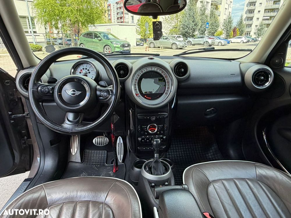 Mini Countryman - 16