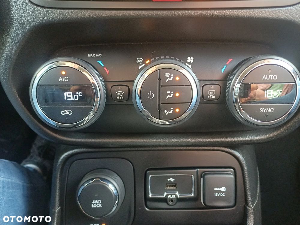 Jeep Renegade 2.0 MultiJet Limited 4WD S&S - 27