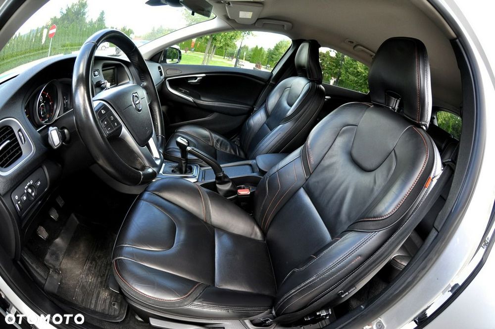 Volvo V40 D2 Drive-E Ocean Race - 14