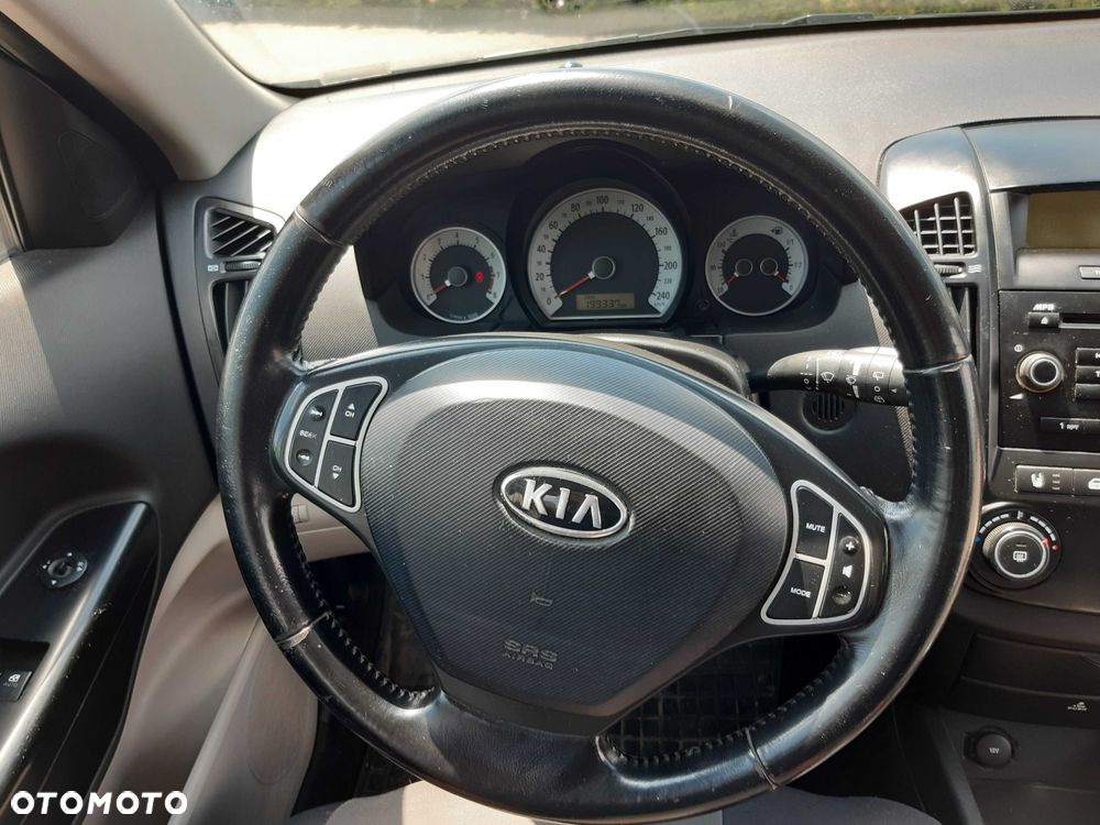 Kia Ceed - 6