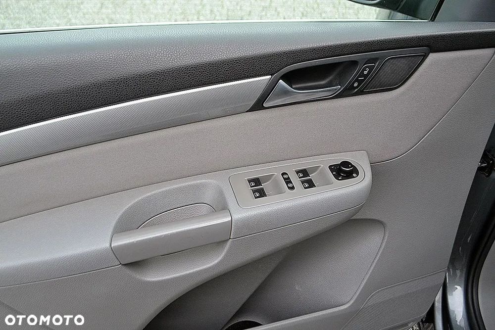 Volkswagen Sharan - 13