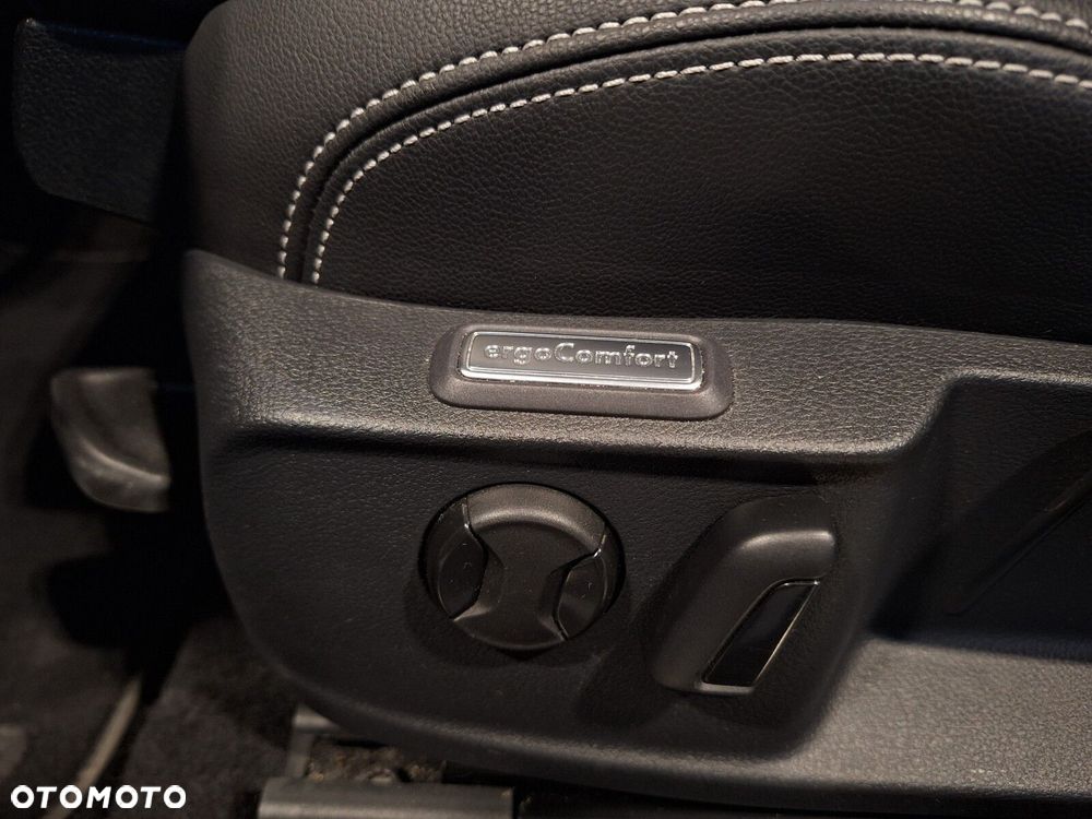Volkswagen Passat 2.0 TSI Elegance DSG - 33