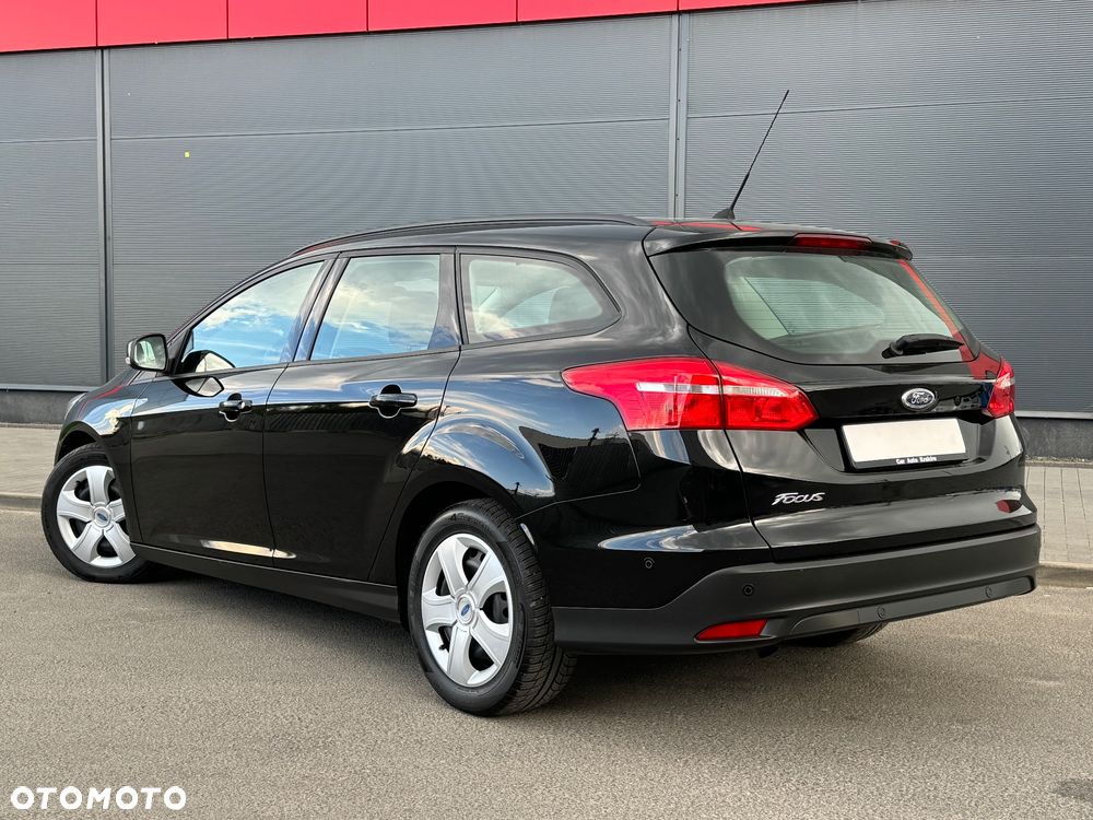 Ford Focus SW 1.5 TDCi Titanium ASS PowerShift - 4
