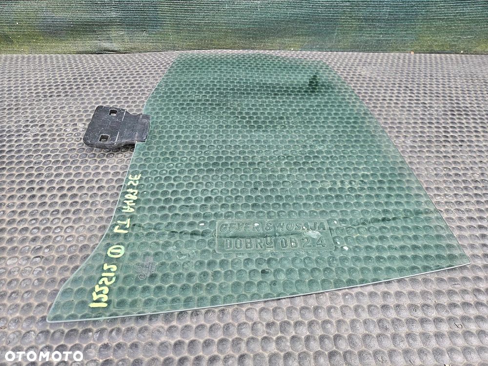 Szyba Szyby Boczna Drzwi Tyl Tylna AUDI A4 B6 B7 Sedan 06r - 22