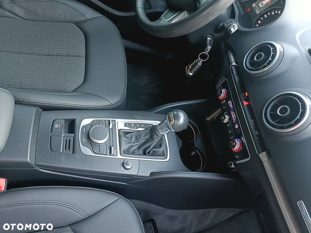 Audi A3 Sportback 1.8 TFSI Quattro Ambiente S tronic - 21