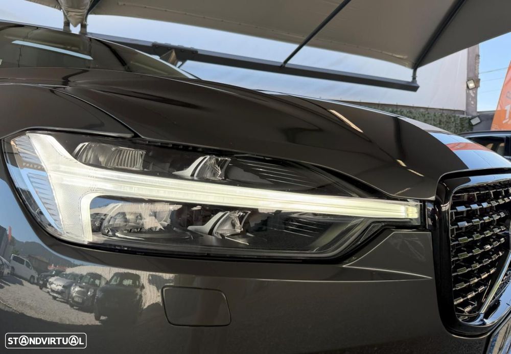 Volvo XC 60 2.0 T6 PHEV R-Design AWD - 46