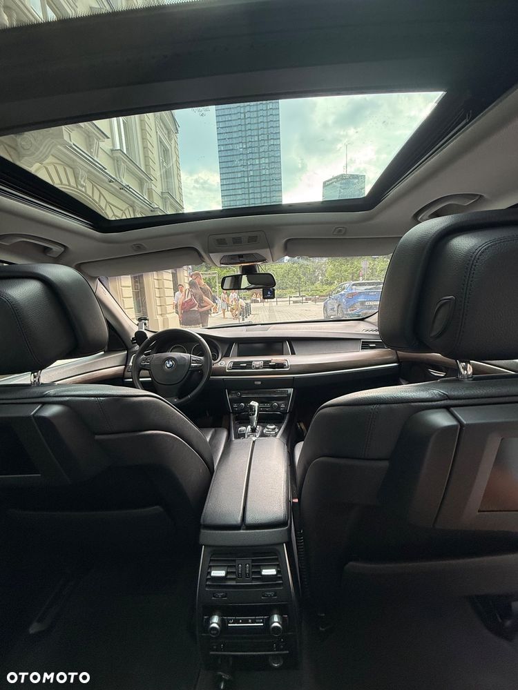 BMW 5GT - 13