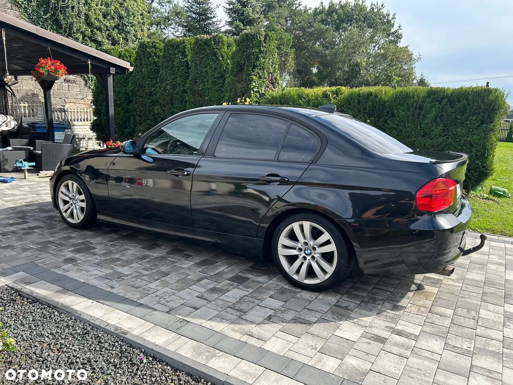 BMW Seria 3 318i Touring - 18