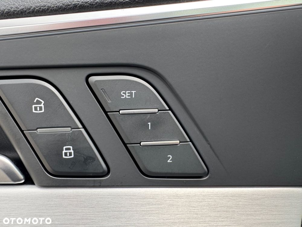 Audi A4 Limousine - 13