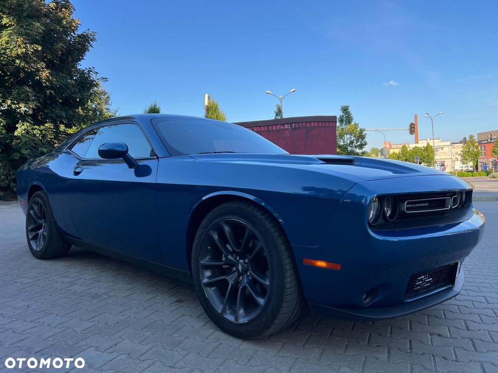 Dodge Challenger - 11