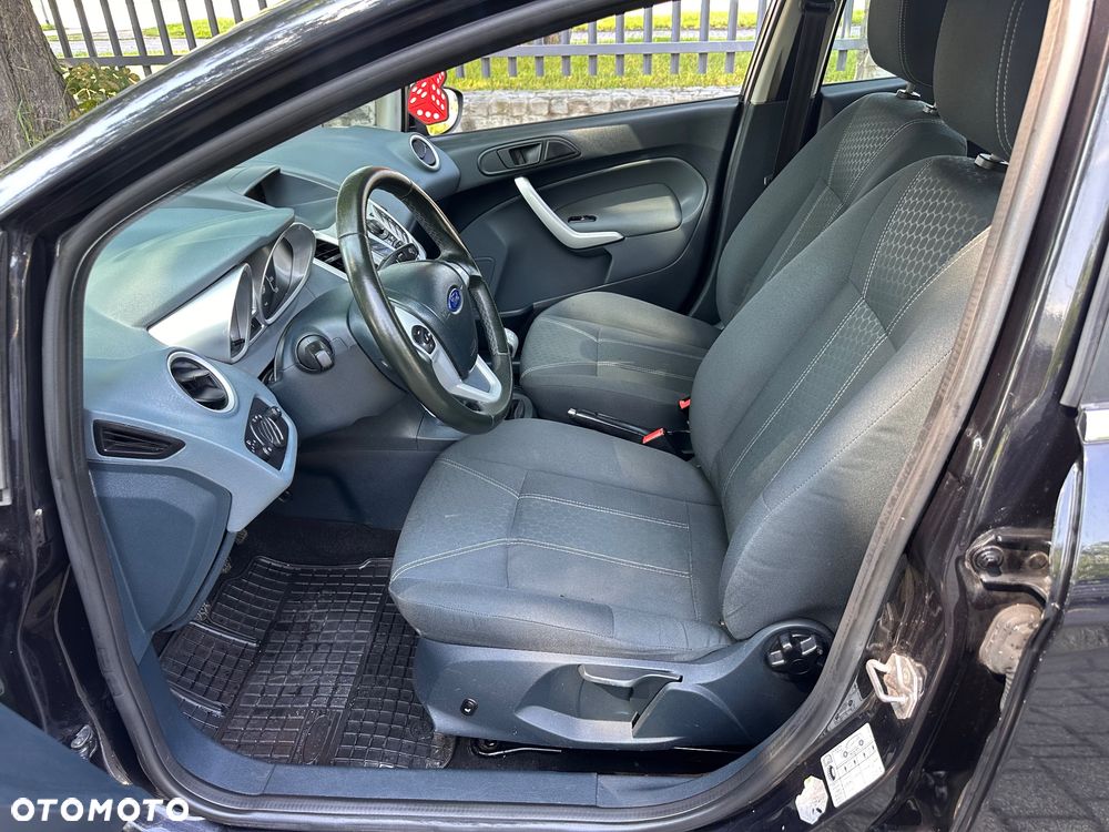 Ford Fiesta 1.25 Celebration - 9