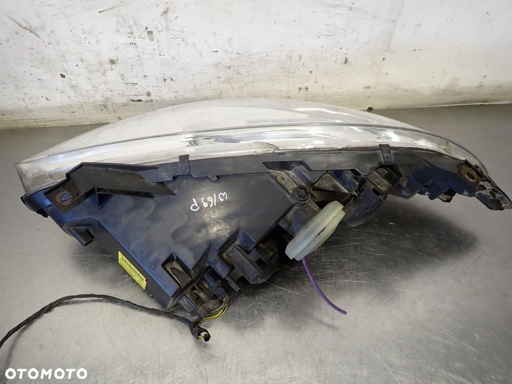 LAMPA PRAWA PRZEDNIA MERCEDES W169 A200 - 1
