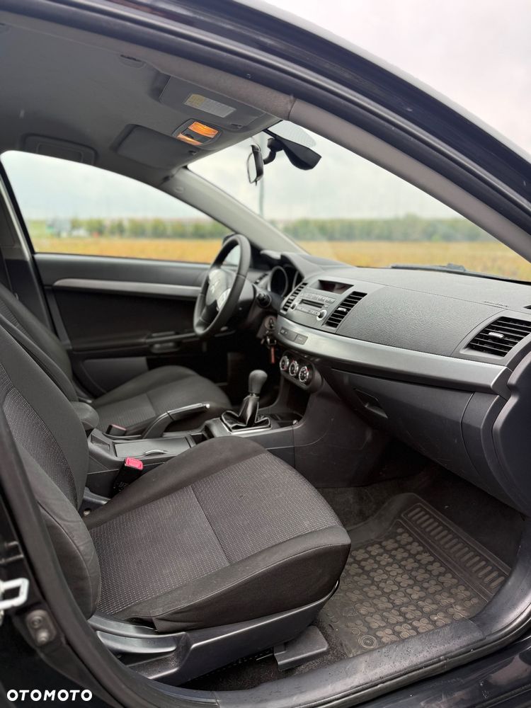 Mitsubishi Lancer - 7