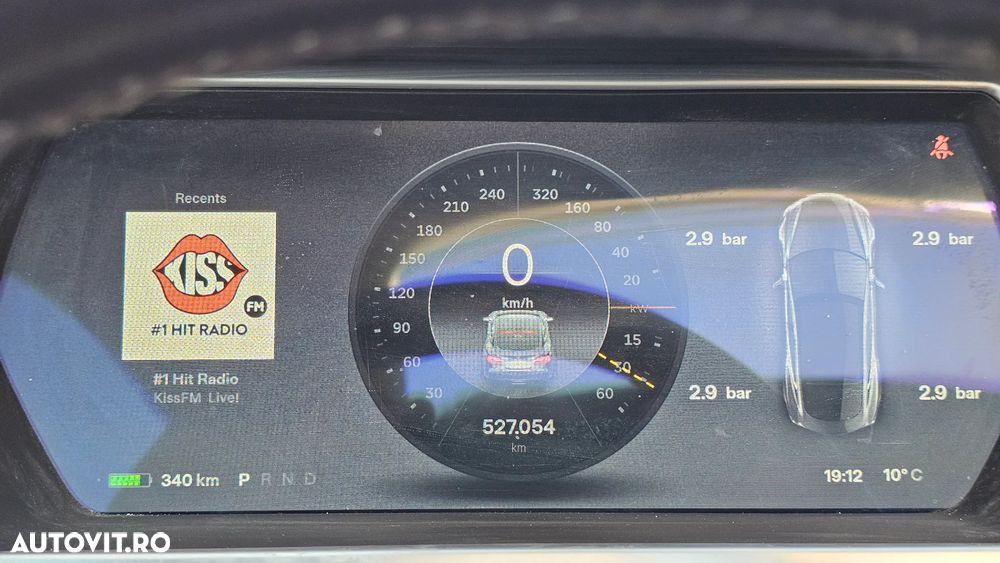 Tesla Model S - 10