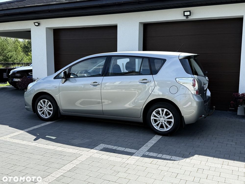 Toyota Verso 1.8 Edition - 4