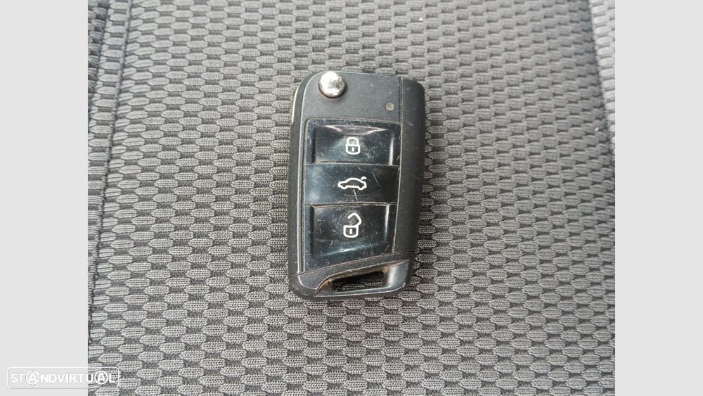 VW Golf Variant 1.6 TDi Confortline - 23