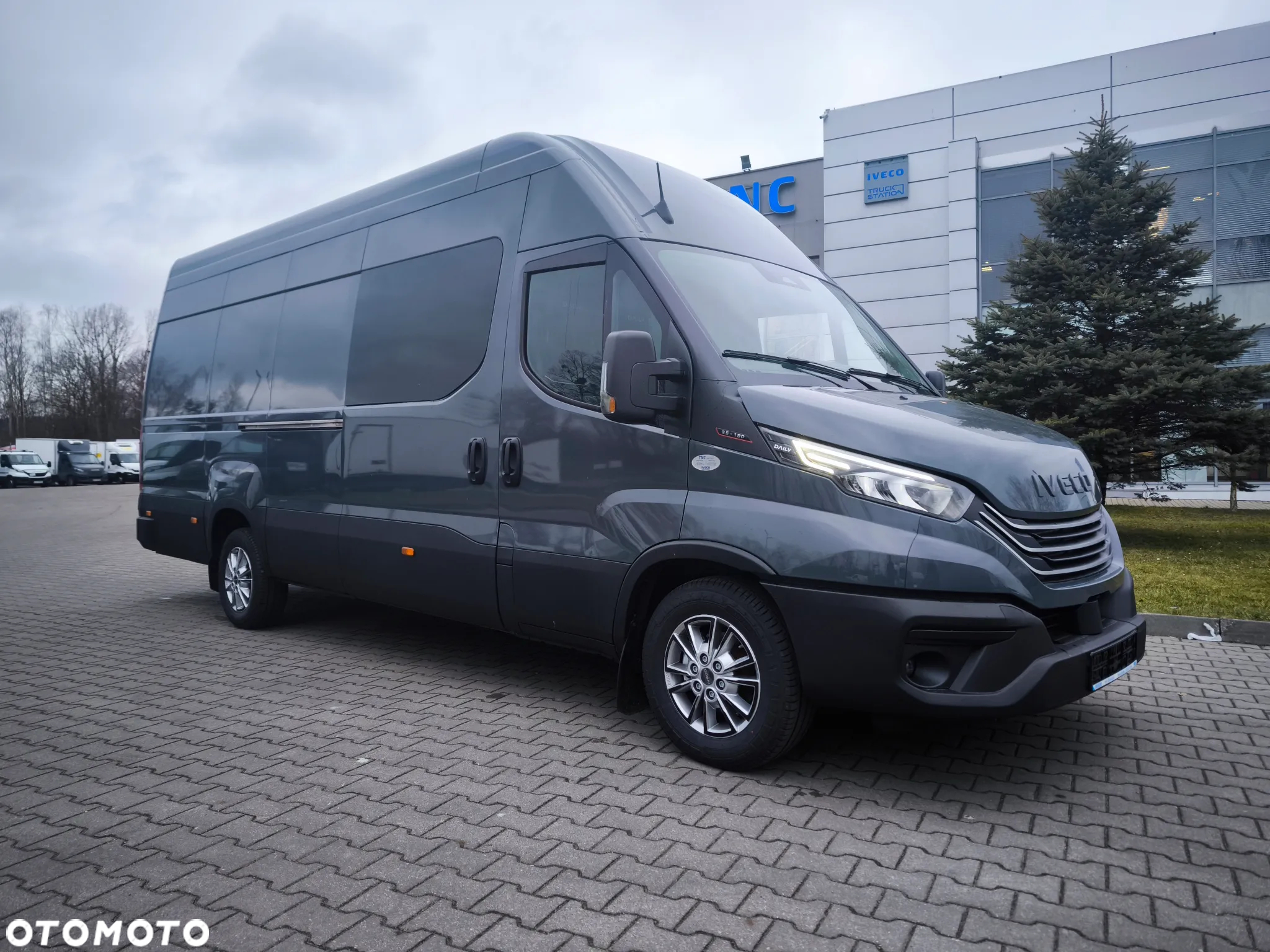Iveco Daily FURGON L4H3 brygadowy 7 miejsowy - 17