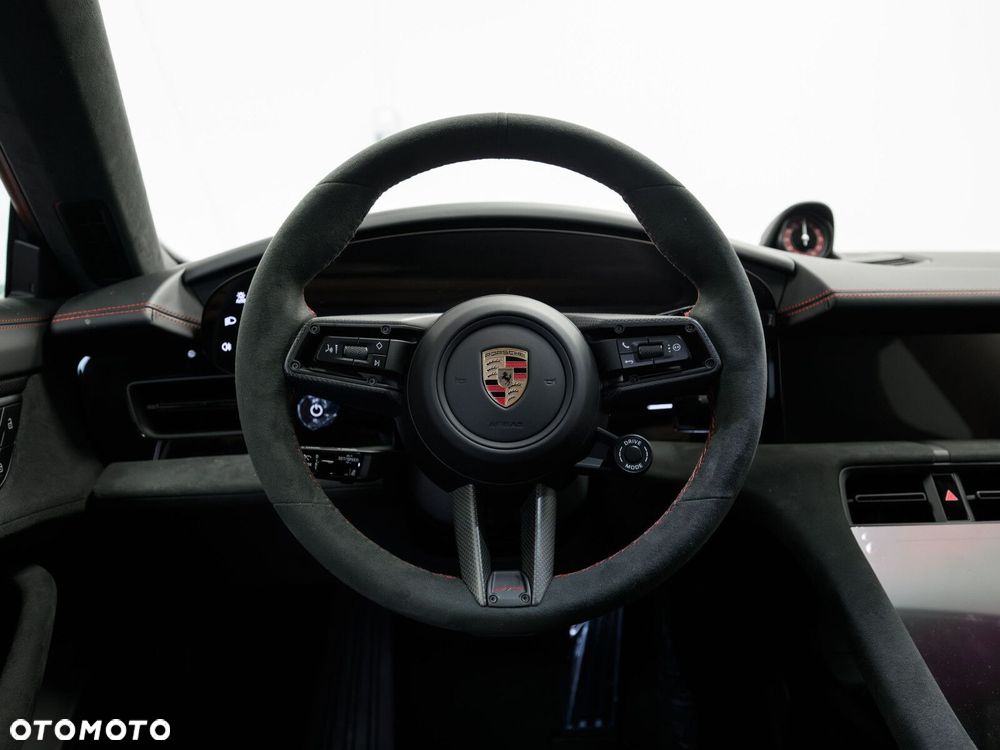 Porsche Taycan - 18
