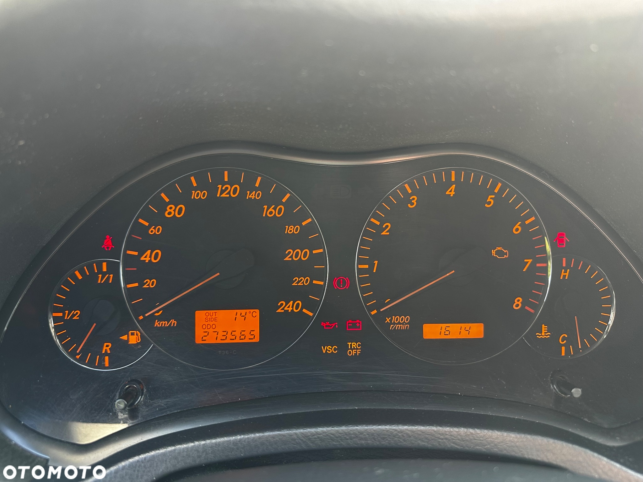 Toyota Avensis 1.8 VVT-i Sol - 11