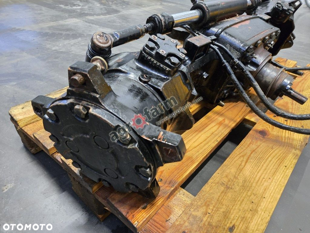 Przedni most Massey Ferguson 3225 - 4