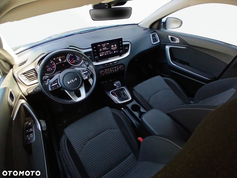 Kia Ceed - 12