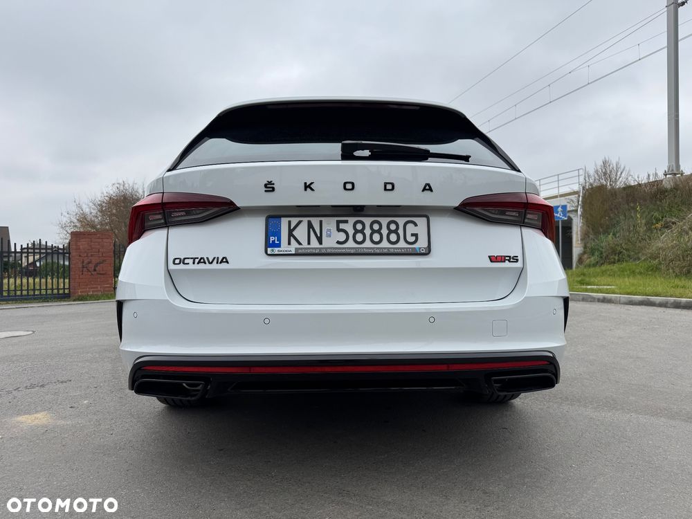 Skoda Octavia 2.0 TSI RS DSG - 16